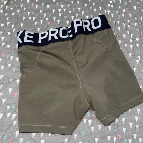 Nike Pro 365 Women's 3" Shorts (Small, Regular, Regular, Olive Green) - Picture 4 of 4